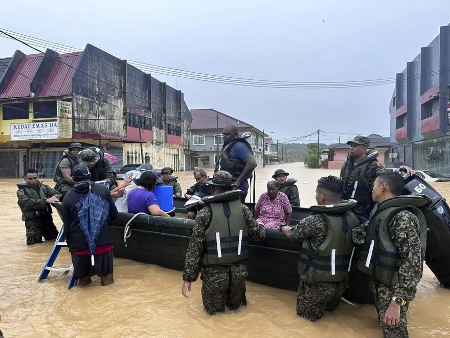 影/馬來西亞異常大雨釀洪災　4人喪生、逾4萬人被迫撤離
