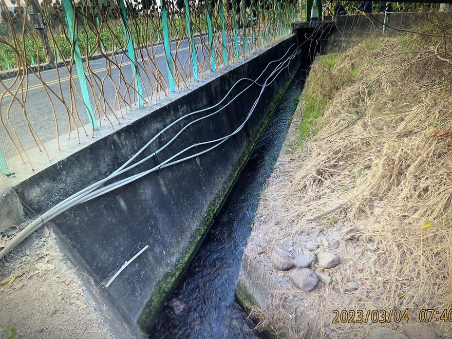 影/缺水悲歌！屏東老農半夜灌溉「疑遭路燈電死」　手腳蜷縮橫躺水溝