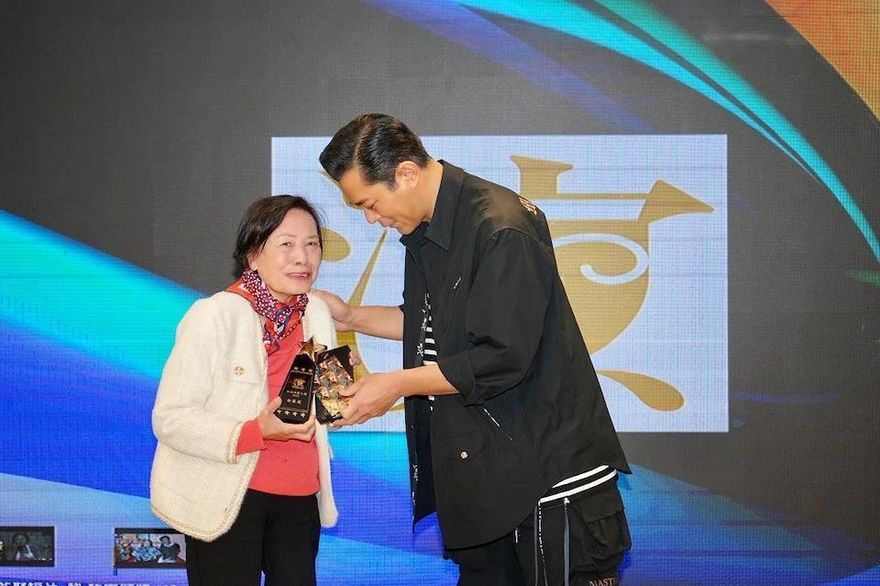 曾與周星馳有精彩對手戲！遭醫宣布「只能再活數月」　85歲女星「花11萬打標靶藥」病況曝
