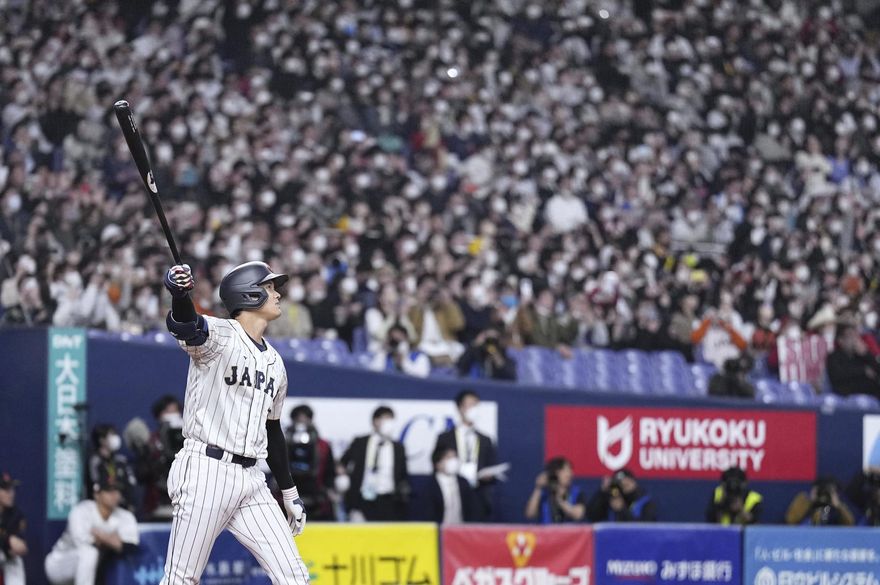 WBC棒球經典賽/太誇張！跪地開轟、球棒打裂也轟　大谷翔平怪力連隊友都驚呆