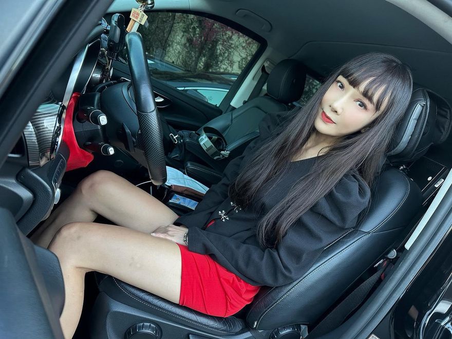 56歲美魔女認分手！遭情勒「不能和小鮮肉出去」：捆綁著我令人窒息