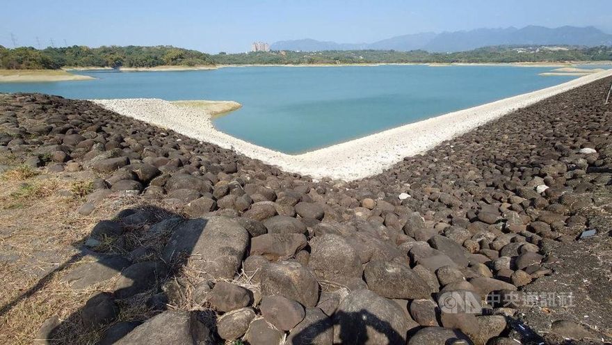 仁義潭水庫「黑、白分層」見底　水公司急調支援稱：5月底前嘉義用水無虞
