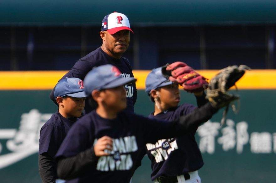 WBC棒球經典賽/不藏私！李維拉向小朋友分享經驗談：害羞會錯失很多機會