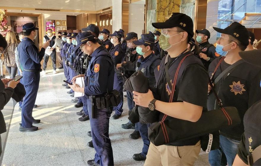 快訊/天道盟太陽會今晚花園酒店辦春酒　北市警佈重兵荷槍實彈到場
