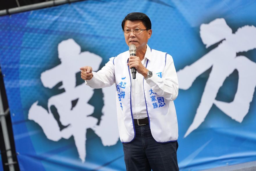 南市府前官員認了「接受性招待」！謝龍介驚爆檢調手握「A片級光碟」