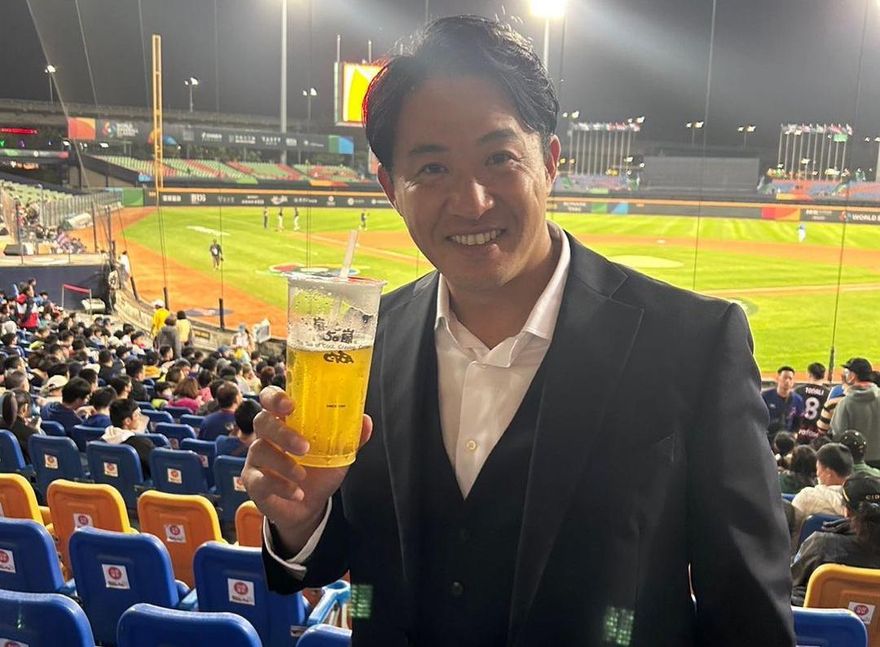 五十嵐喝50嵐！前日職球星喝道地手搖杯　網：老闆來台灣了