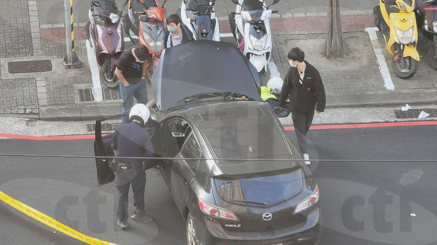 獨家/新北街頭爆槍響！通緝犯朝警噴辣椒水　警對空鳴槍逮4人