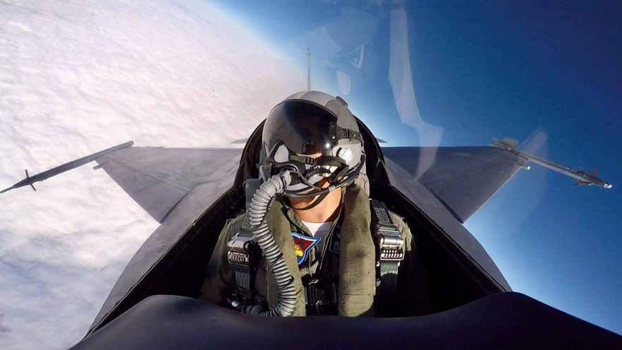 飛行英姿曝光！彰化罹難輕航機教練飛官退役　曾任F-16戰機分隊長