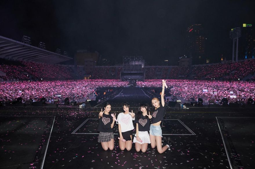 BLACKPINK演唱會人潮爆多！女歌迷喘不過氣「癲癇發作」急送醫