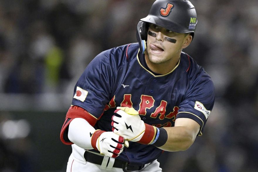 日本春季甲子園開幕！球員跟風「轉胡椒罐」手勢　裁判給「注意」制止惹議