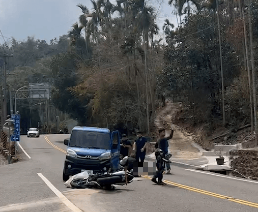 嘉義阿婆灣重大車禍！重機對撞林務局公務車遭「捲入車底」　騎士送醫不治