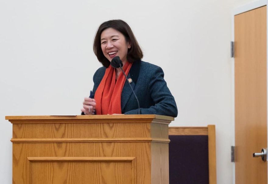 綠委提醒勿忘柯文哲收割往事　網友怒：別亂丟迴力鏢！