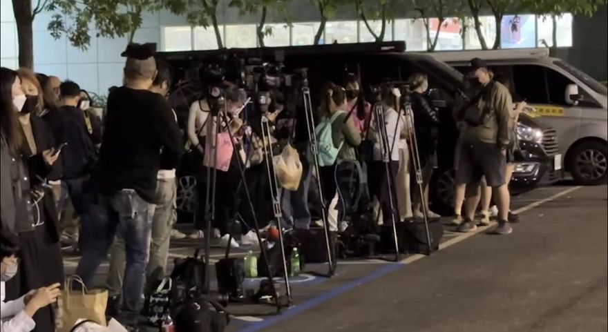 快訊/BLACKPINK繼續留台！航空人員：韓國起霧不飛了　粉絲、媒體全撲空