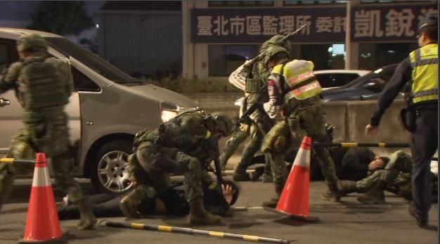 影/憲兵深夜突封大直橋！演練解放軍奪松山機場、攻衡山指揮所 我軍發動「反斬首」
