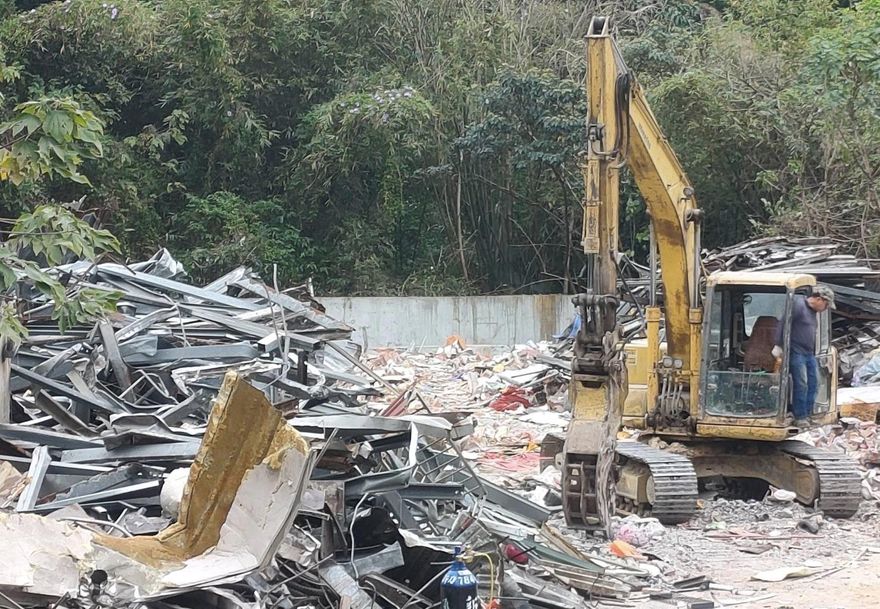 五股山區鐵皮屋暗藏職業大賭場　新北市府強勢執行拆除