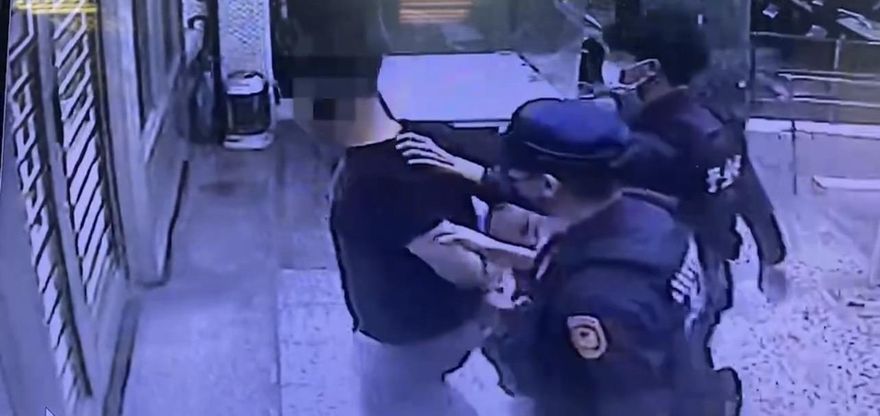 高雄醉男感情糾紛竟罵警「垃圾」　下秒慘遭壓制在地依法送辦