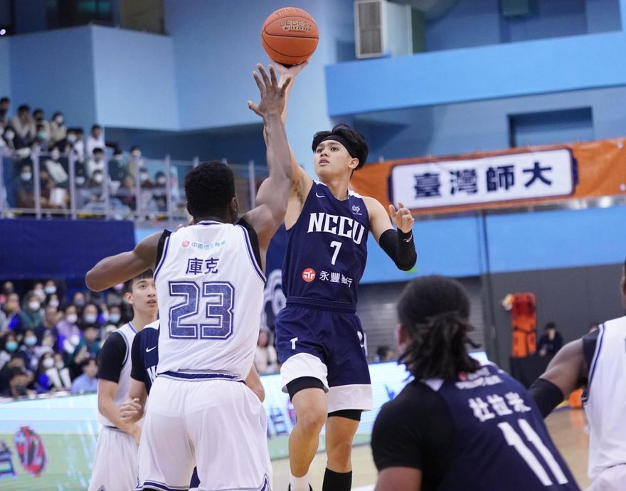 UBA/游艾喆大三元太威！政大擊潰世新　3連霸僅差最後1勝