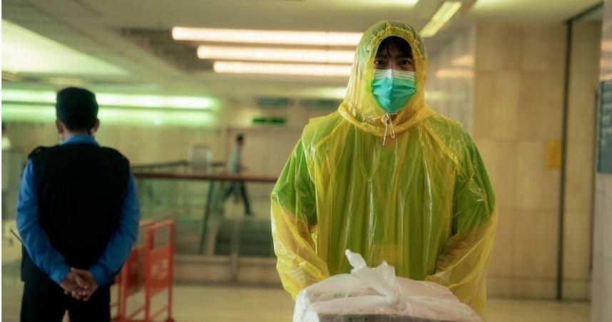 穿3層防護衣長達12小時！王柏傑「飆汗挑戰」親吐：從影最困難手術戲