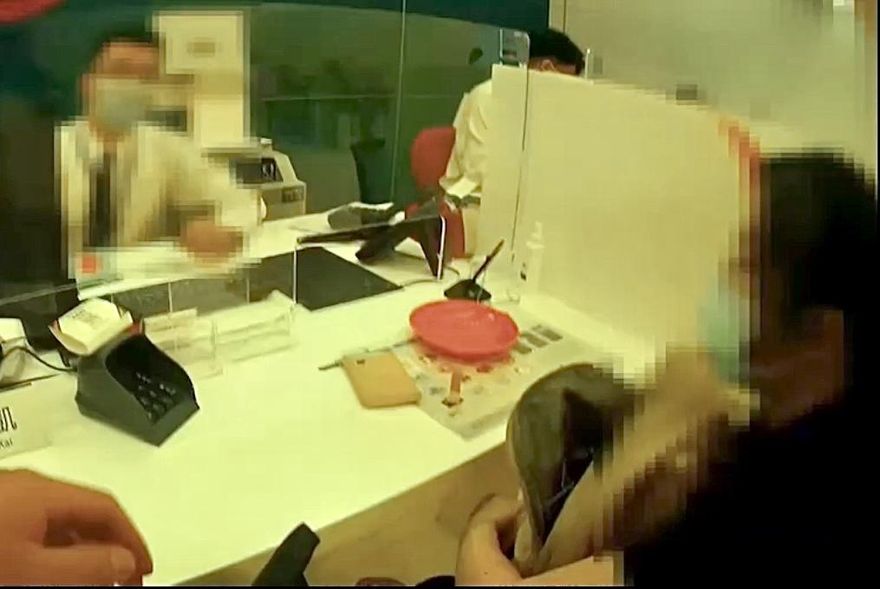 堅持想被騙？深信電話裡的「陳警官」　小資女差點慘噴68萬