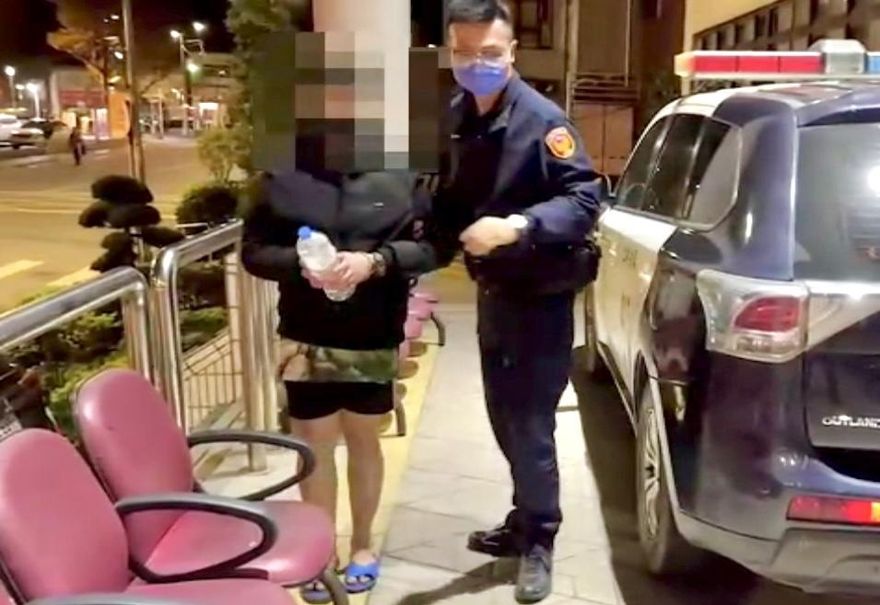 壽星嗨過頭騎車未戴安全帽　一吹酒測值超標生日夜警局度過