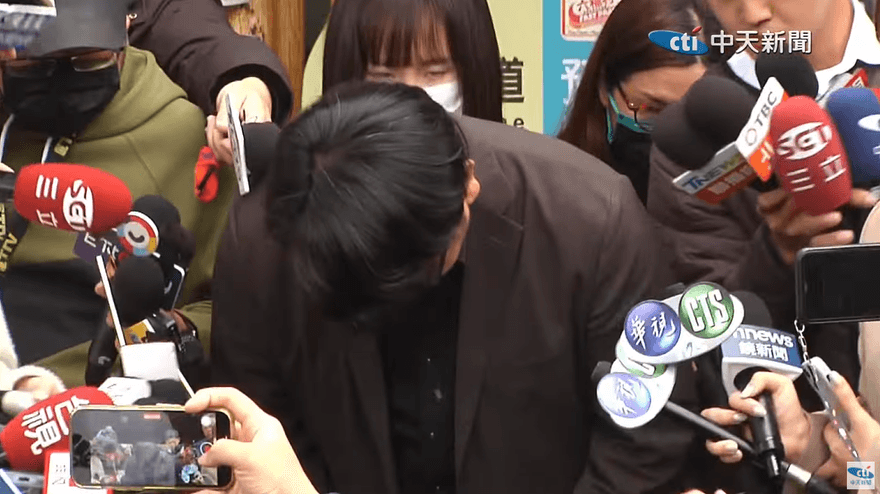 狒狒遭射殺！六福村將嚴懲高層　鞠躬致歉：關閉動物園區開放無時間表