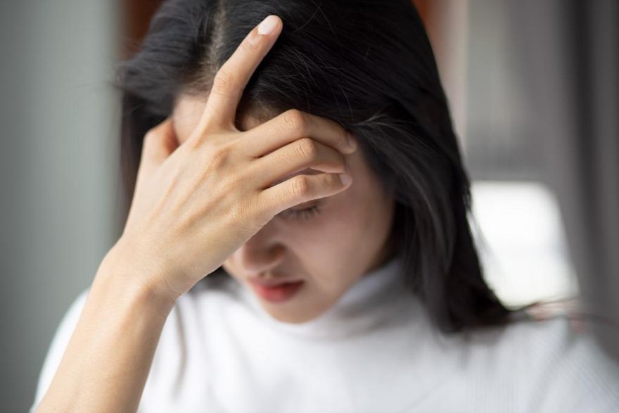 52歲婦頭長「15公分腫瘤」　醫震驚：像一袋彈珠