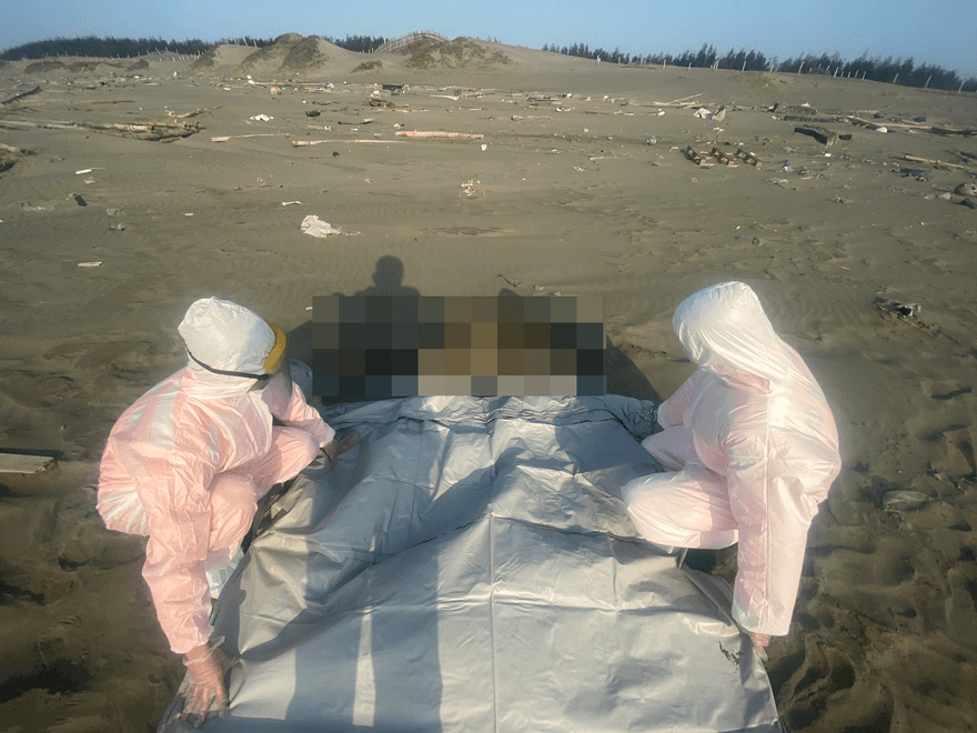 偷渡船隻找到了？布袋外海發現「木殼船」　疑搭載14越南偷渡客遇難