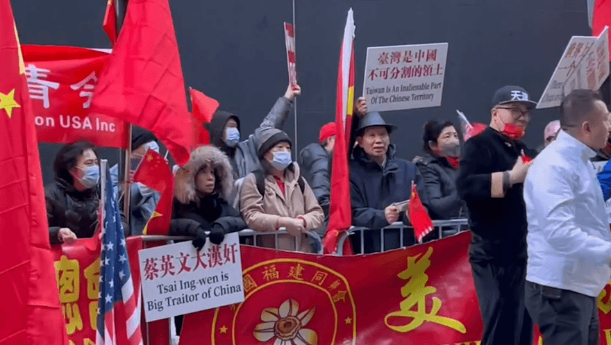 影 蔡英文出訪/紐約哈德遜研究所演說　遇陸民眾抗議繞道避衝突
