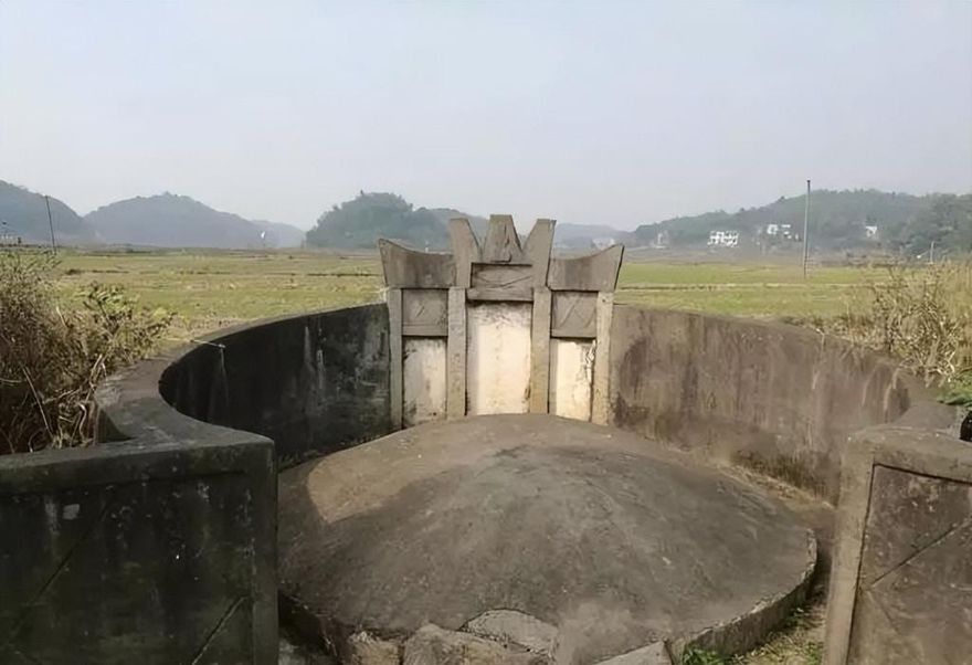 馬英九訪陸兩岸破冰/白石鎮馬英九祖墳列入當地文物名錄　細心照顧墓地完整如初