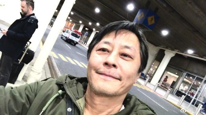 昔遭下毒毀嗓、頭髮剩20％！王傑退歌壇嘆「我老了」曝近況