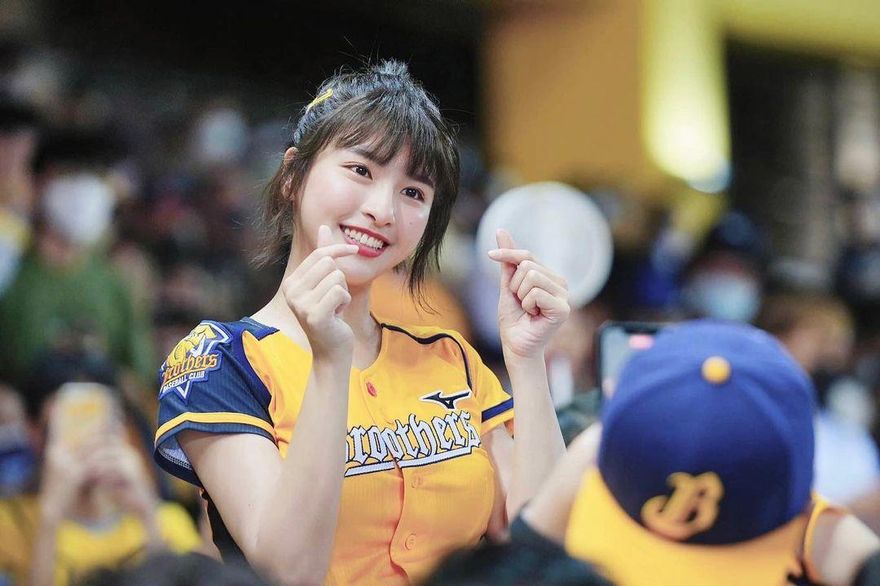 影/「炸裂陳子豪」應援曲紅到甲子園　日專家感嘆：峮峮是什麼？