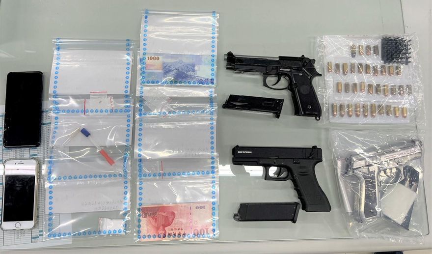 影/還錢遇到搶匪？債主遭劫6萬　警揪出他設局還搜出槍毒