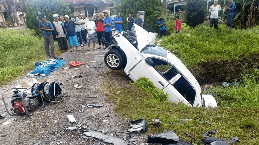 悲上加悲！參加喪禮回程「車輛突失控」墜溝　4親友全沒命