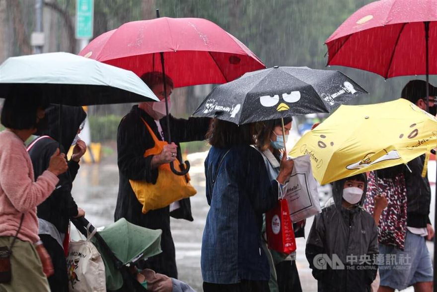 一圖看懂清明連假天氣！全台「這天」轉有雨　7日溫度降恐剩17度