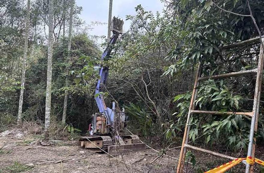 離奇！嘉義67歲男陳屍果園　利器刺頸已長蛆、農藥加壓機還在運作