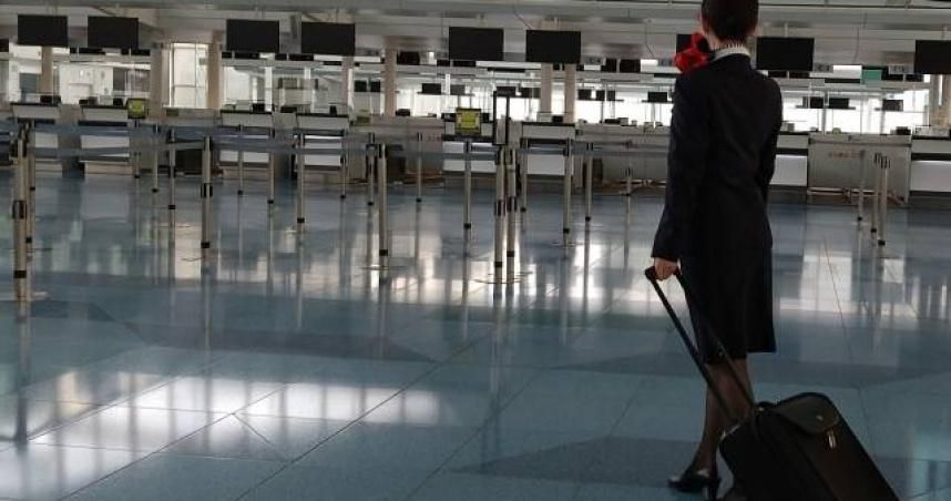 想給空姐未婚妻驚喜　綠帽男發現「她和男同事一起睡」大崩潰