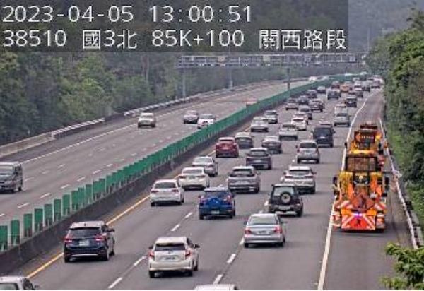 快訊/嚴重紫爆！國3關西路段驚傳2車追撞　回堵車流至少5公里