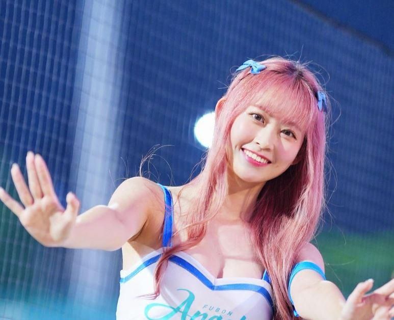 影/甜笑激似日本網紅！富邦啦啦隊前成員回歸　80秒狂晃應援片流出