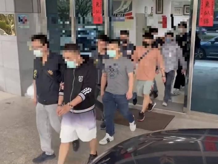 我飛虎幫新秀你敢瞧不起？台中男囂張率眾衝租車行嗆聲　6人暴力團被瓦解
