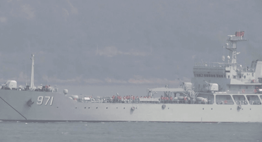 影/解放軍環台軍演　登陸艦穿梭平潭海域　砲擊聲隆隆不絕