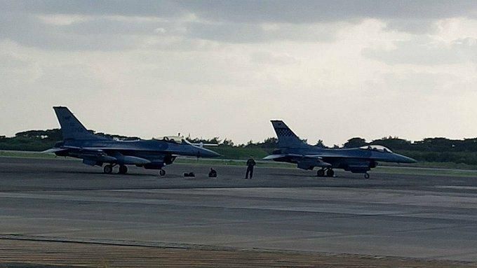 影/日黑鷹直升機失聯海域附近　突傳2架美軍F-16戰機緊急降落