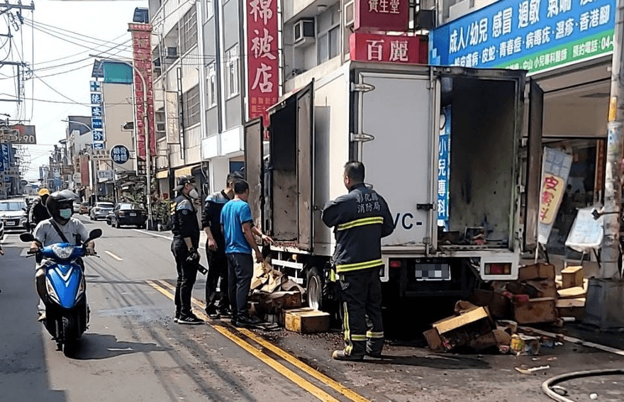 貨車載鞭炮突起火！彰化男子被炸傷「意識不清」送醫急救