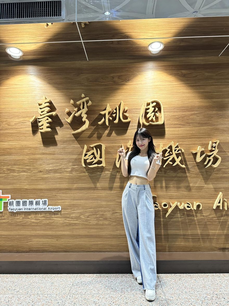 林襄剉咧等！女神李多慧正式抵台　現身桃機露小蠻腰網暴動