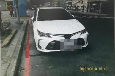 政府搶很大？一覺醒來「車格變紅線車被拖」　他「被迫違規」警這樣說
