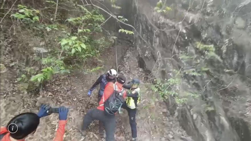 台中夫妻登長壽山遇濃霧　抄捷徑下山竟「刁」在峭壁