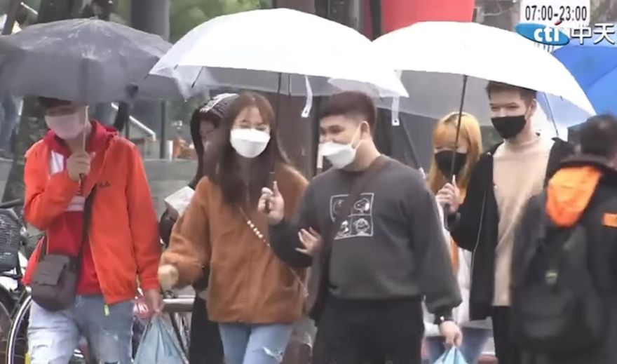 北東猛變天轉雨！冷氣團再急凍2天　低溫跌剩10度