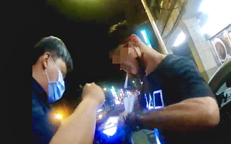 普發6000元首日警加強ATM巡邏　他領錢時掉出這個東西遭逮