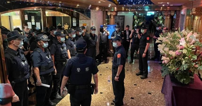 搖不醒出事了！台北龍亨酒店驚傳資深少爺猝死包廂