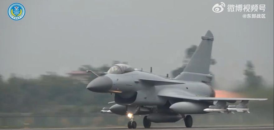 影/解放軍持續在台周邊演練　東部戰區：多型戰機開展實戰課目