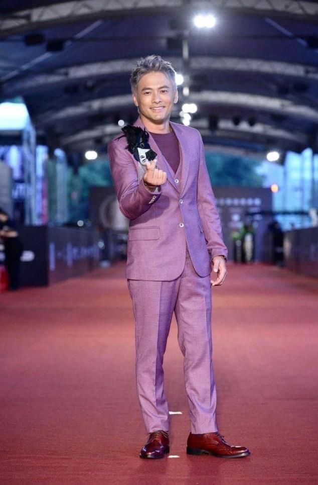 金鐘男星薛紀綱突高燒2周、脖嚴重腫脹　醫疑嫖妓罹愛滋病？！薛哭笑不得